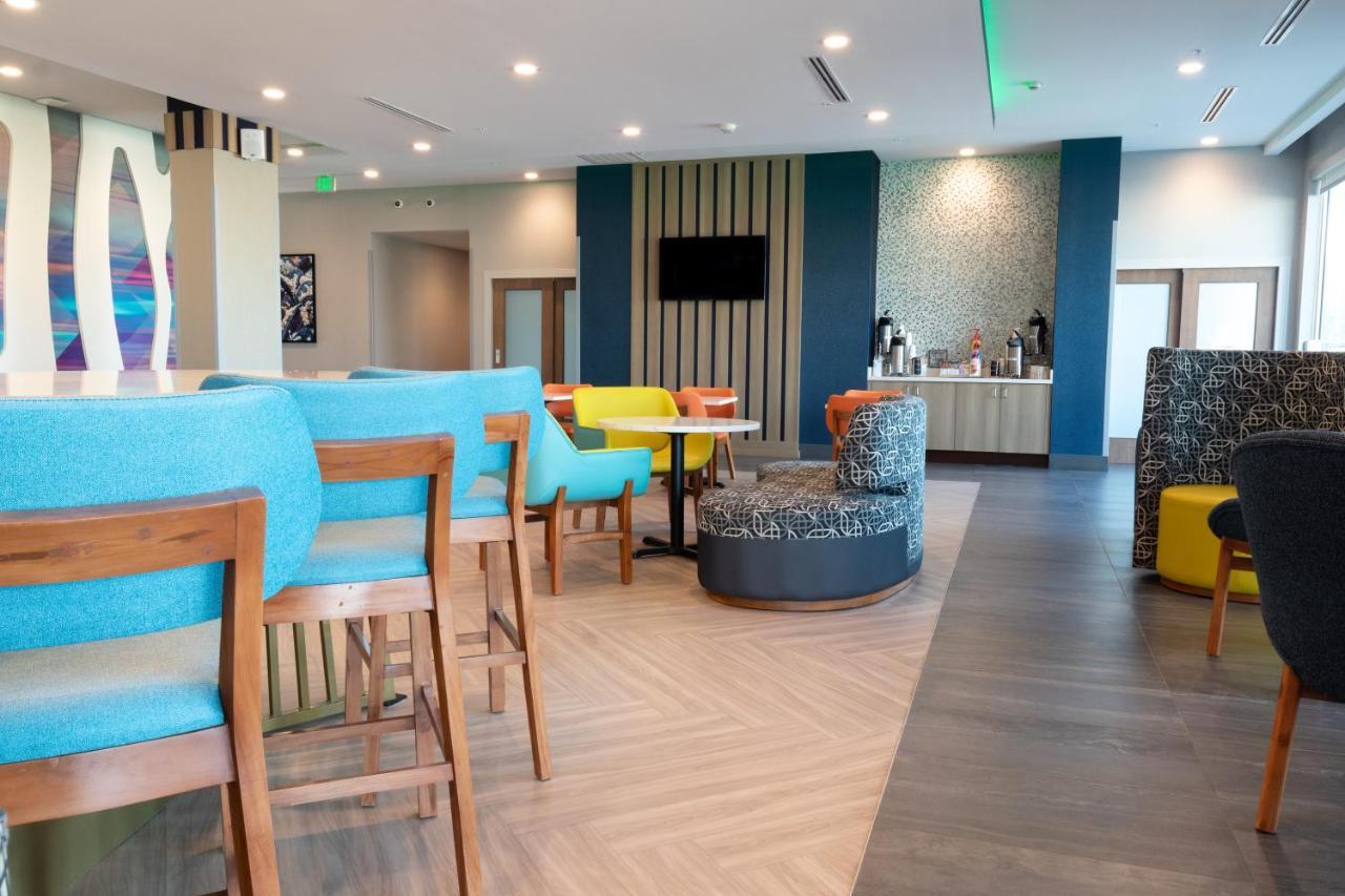 La Quinta Inn & Suites By Wyndham San Antonio Seaworld Lafb Extérieur photo